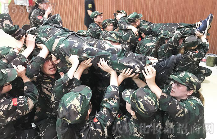 人心齊泰山移,齊心協力創奇跡 人心齊泰山移,齊心協力創奇跡