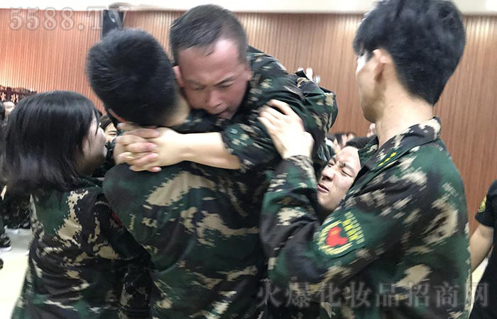人心齊泰山移,齊心協力創奇跡 人心齊泰山移,齊心協力創奇跡