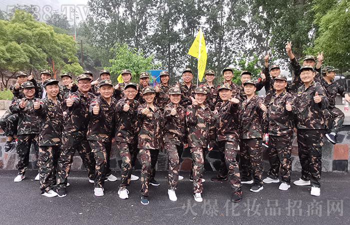 一榮俱榮、一損俱損;一個團隊的榮譽是需要每一個人都用心負責參與完成的! 一榮俱榮、一損俱損;一個團隊的榮譽是需要每一個人都用心負責參與完成的!