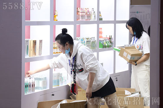 成都美業博覽會即將開幕,搶先看部分企業布展情況 成都美業博覽會即將開幕,搶先看部分企業布展情況