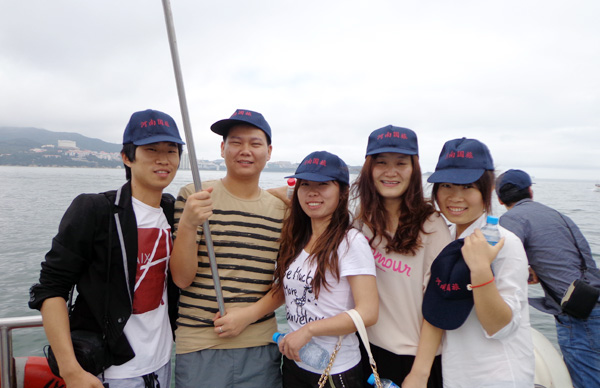 感受大海,感受我們一路走過的艱辛,我們還在超越!