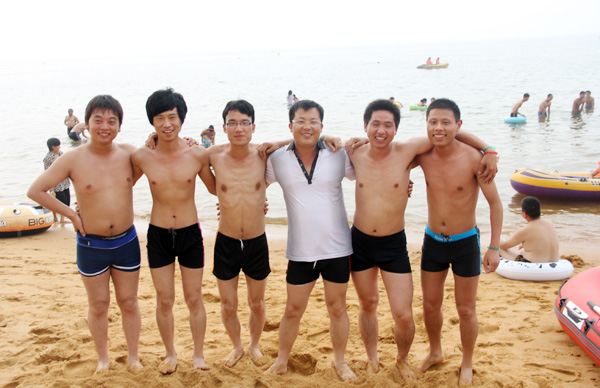 火爆網的猛男們