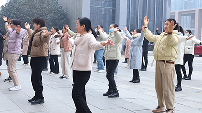 �¾��𱬾W����18����