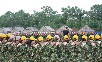 �¾��𱬾W����18����