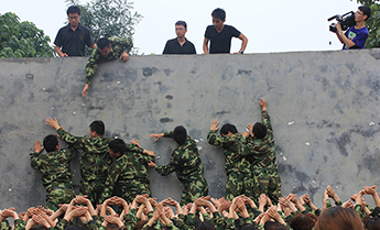 �¾��𱬾W����18����