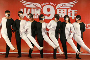 �{ζƷ���ڰ��䡷�����赸����һ�ӵ�ҕ�X�_����